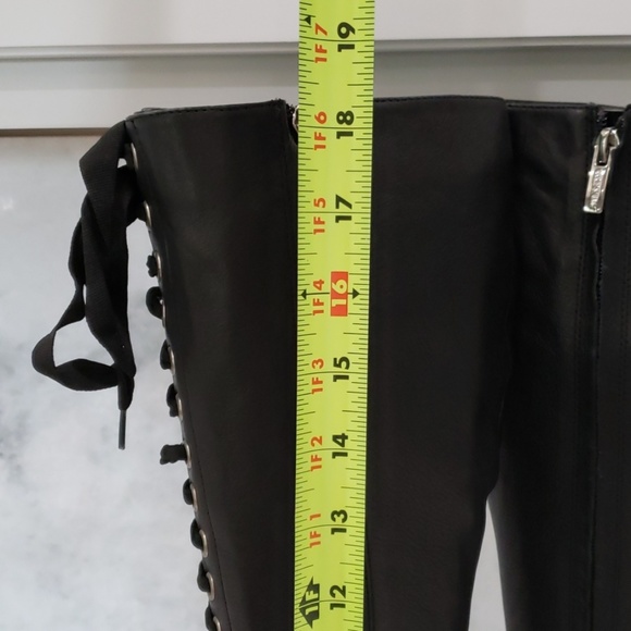 Boots - Picture 4 of 6